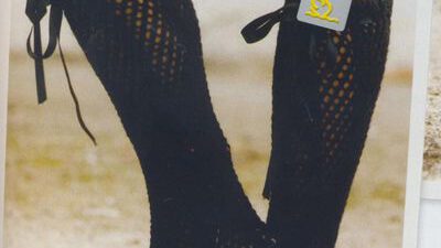 Kurdelalı Siyah Çorap