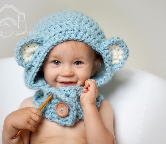 mavi bebek kulaklı şapka modeli